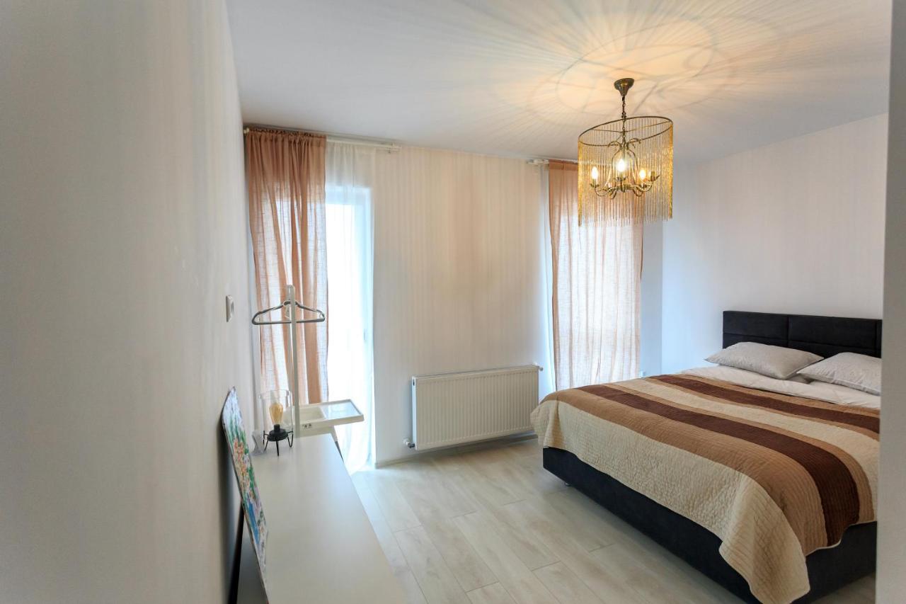 Mmc Apartament Apartment Brasov Ngoại thất bức ảnh